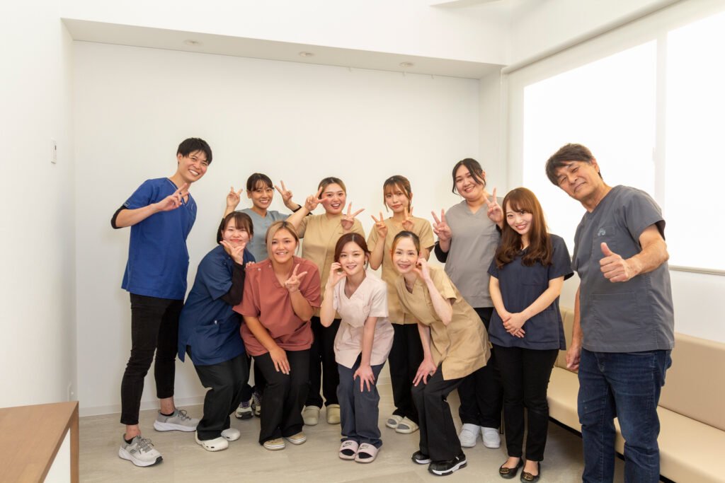 こばやし歯科クリニックのスタッフ集合写真